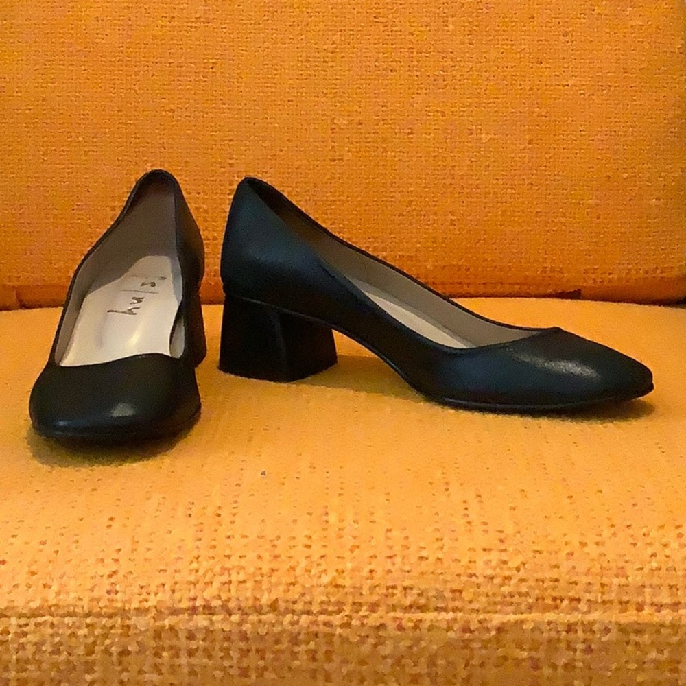 French Sole FS/NY Trance Black Leather Low Heel Pump Size 6.5 EUC